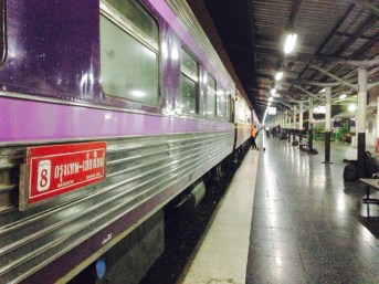 1.1424320341.night-train-from-bangkok-to-chiang-mai